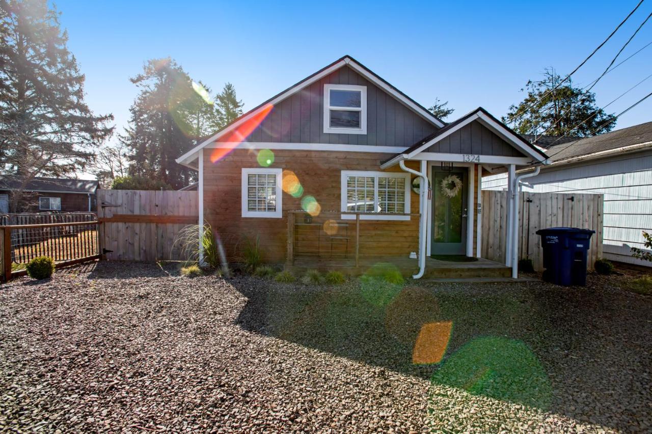 Siletz Bay Getaway Villa Lincoln City Exteriör bild