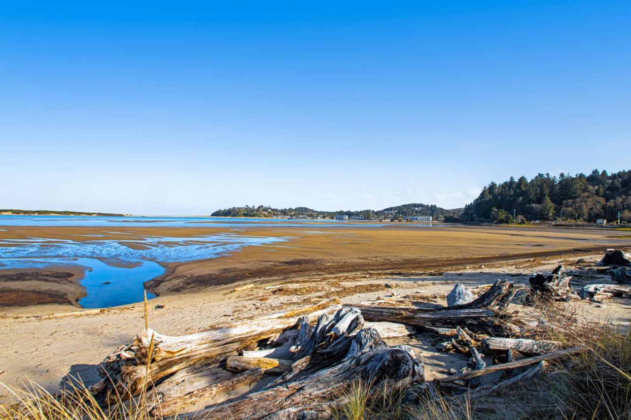 Siletz Bay Getaway Villa Lincoln City Exteriör bild