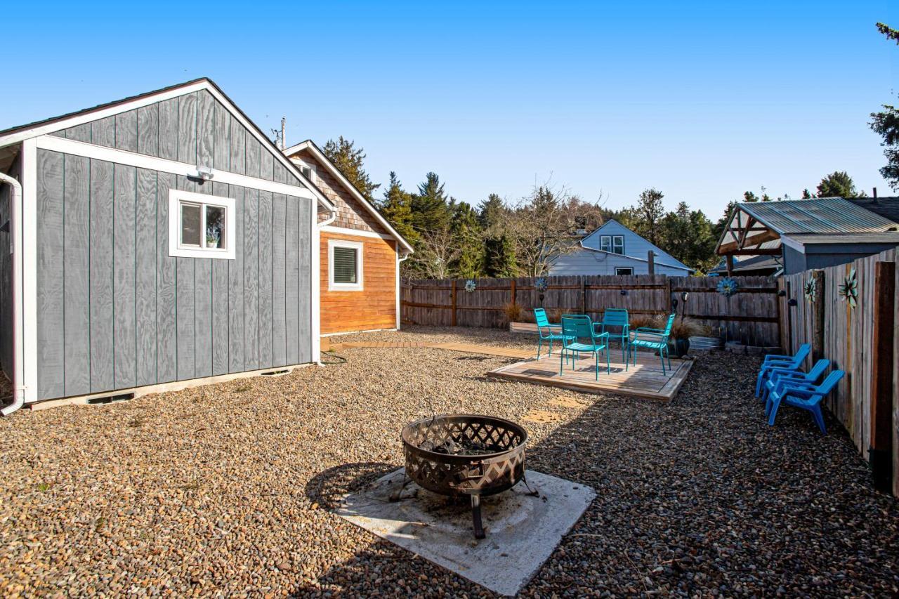 Siletz Bay Getaway Villa Lincoln City Exteriör bild